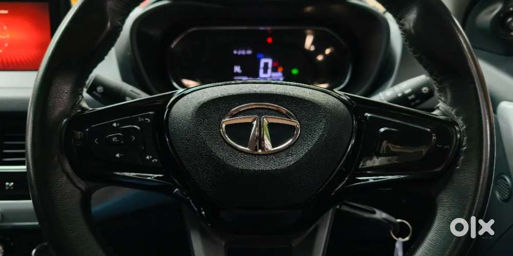 Tata Nexon 1.5 Revotorq Xma Plus (s) Amt, 2023, Petrol
