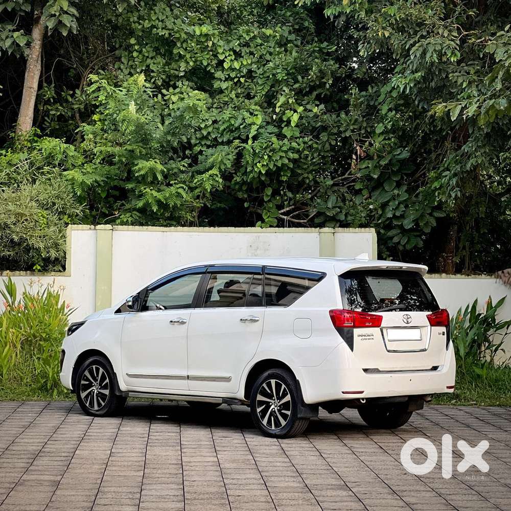 Toyota Innova Crysta 2.4 G Mt 7 Str, 2016, Diesel