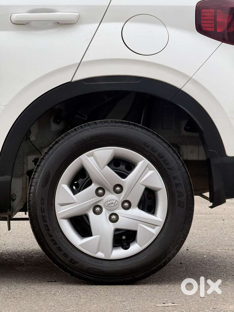 Hyundai Venue S Turbo, 2021, Petrol