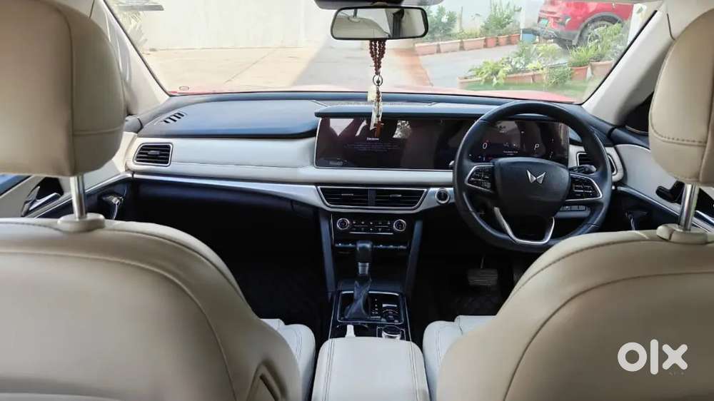 Mahindra Xuv700 Ax7l  2022 Diesel 95000 Km Driven 1st Owner