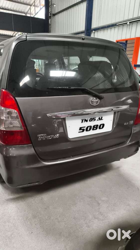 Toyota Innova 2.5 Gx (diesel) 8 Seater Bs Iv, 2011, Diesel