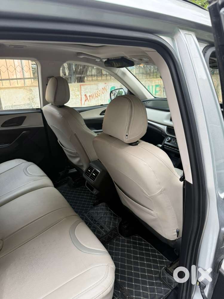 Mahindra Xuv700 Petrol 2022
