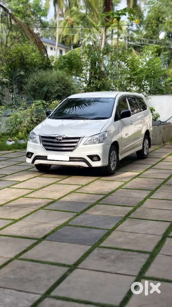Toyota Innova 2015 - 2016 Register Diesel 1,40 Km Driven