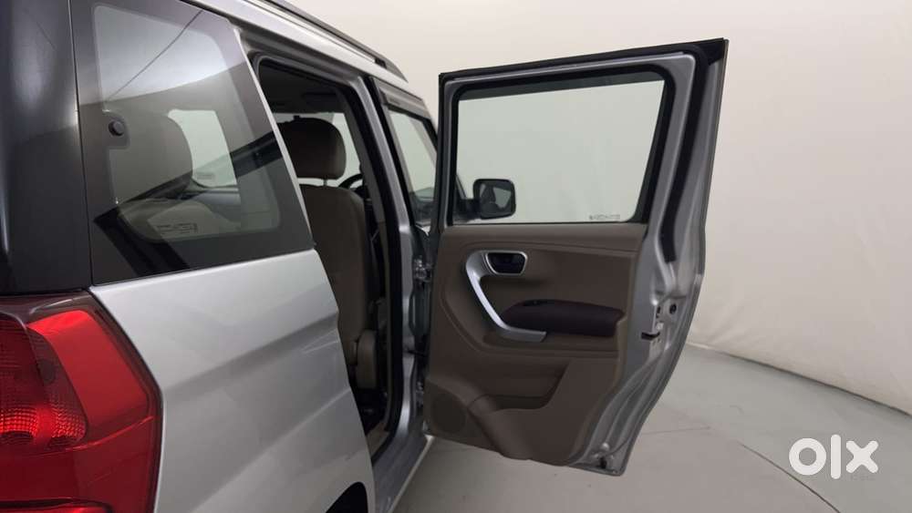 Mahindra Tuv 300 T8, 2015, Diesel