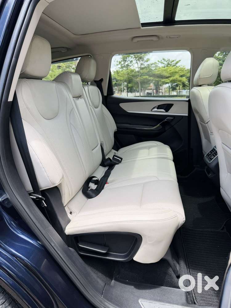 Mahindra Xuv700 2.2 Ax 7 Diesel Mt Luxury Pack Str, 2023, Diesel
