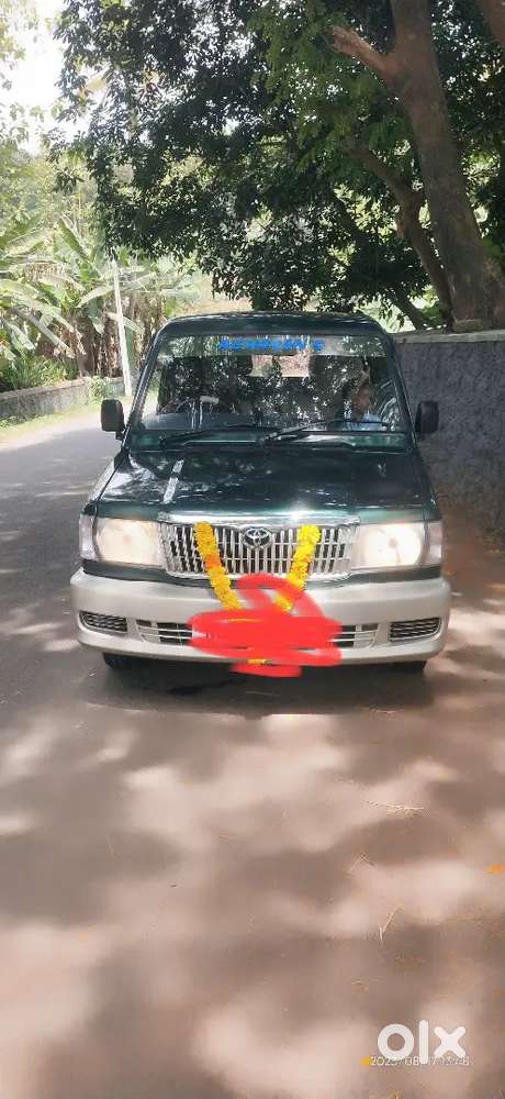Toyota Qualis 2003