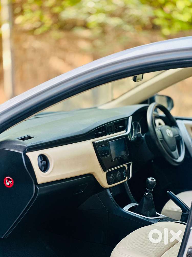Toyota Corolla Altis 1.8 J, 2017, Petrol