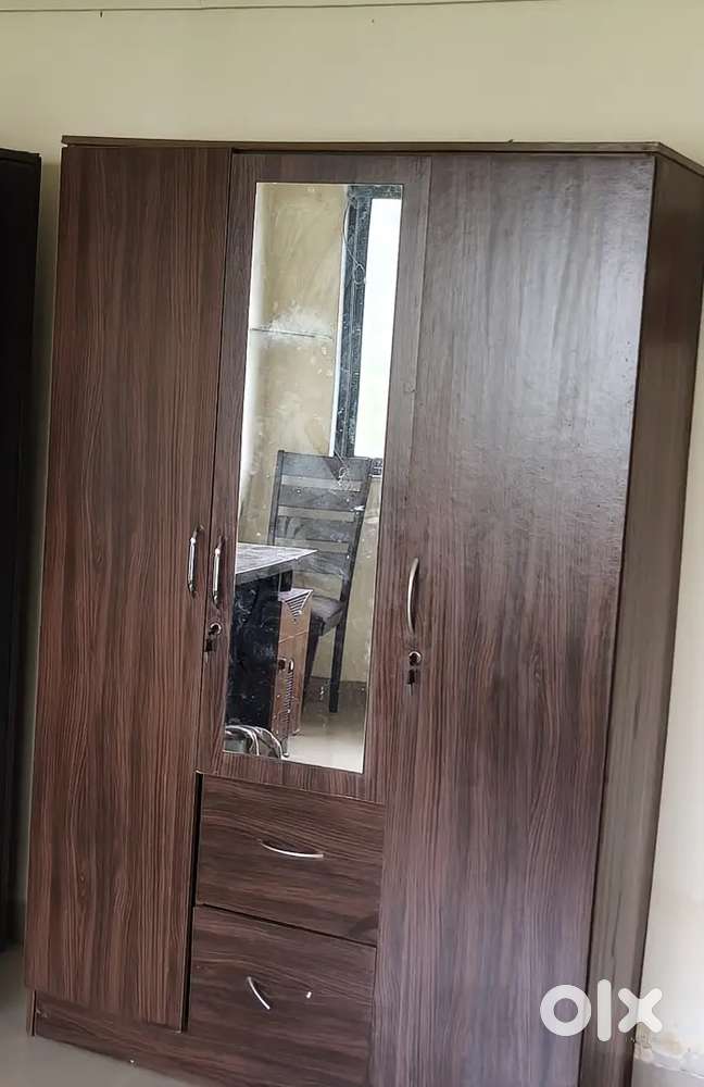 3 door cupboard