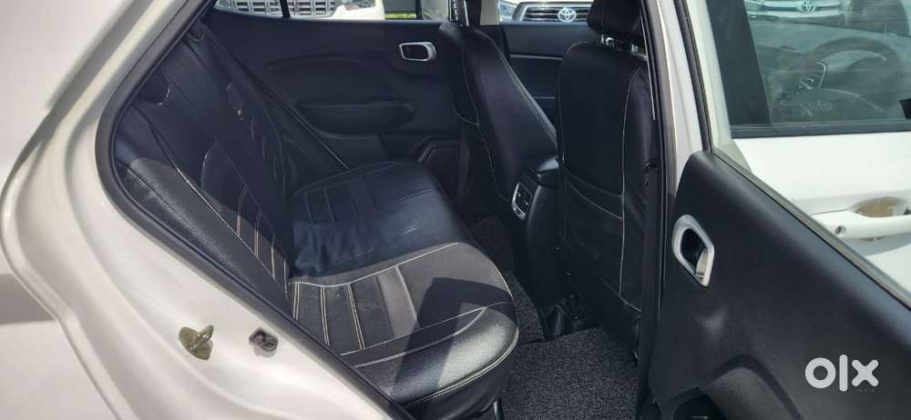 Hyundai Venue 1.2 S (o), 2021, Petrol