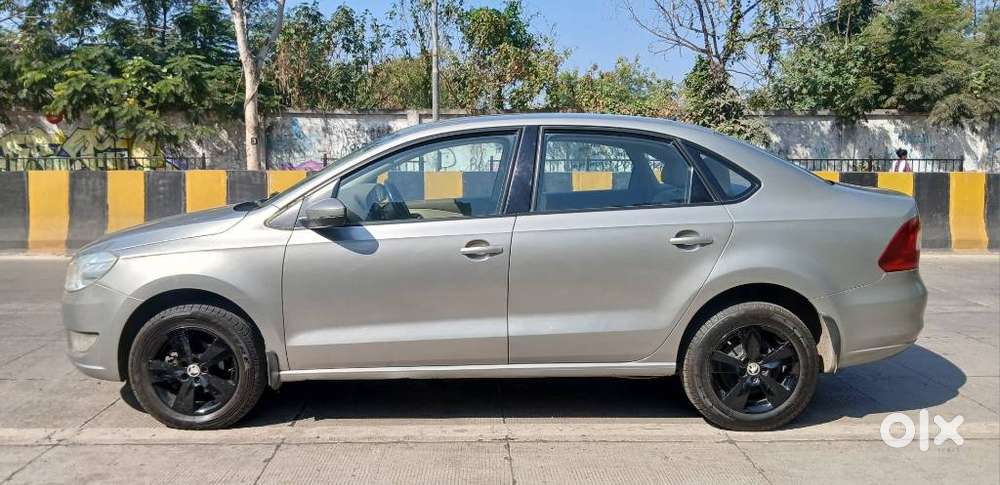 Skoda Rapid Elegance 1.6 Mpfi At, 2017, Petrol