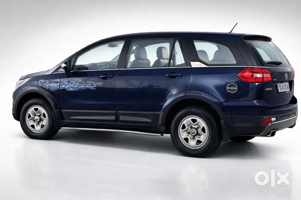 7+1 Less-driven Family Car - Premium Leather Interior, Hex Footrest.