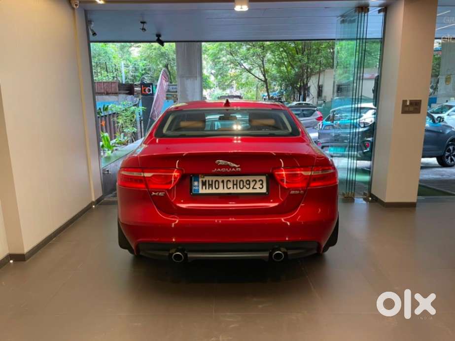 Jaguar Xe Portfolio, 2016, Petrol