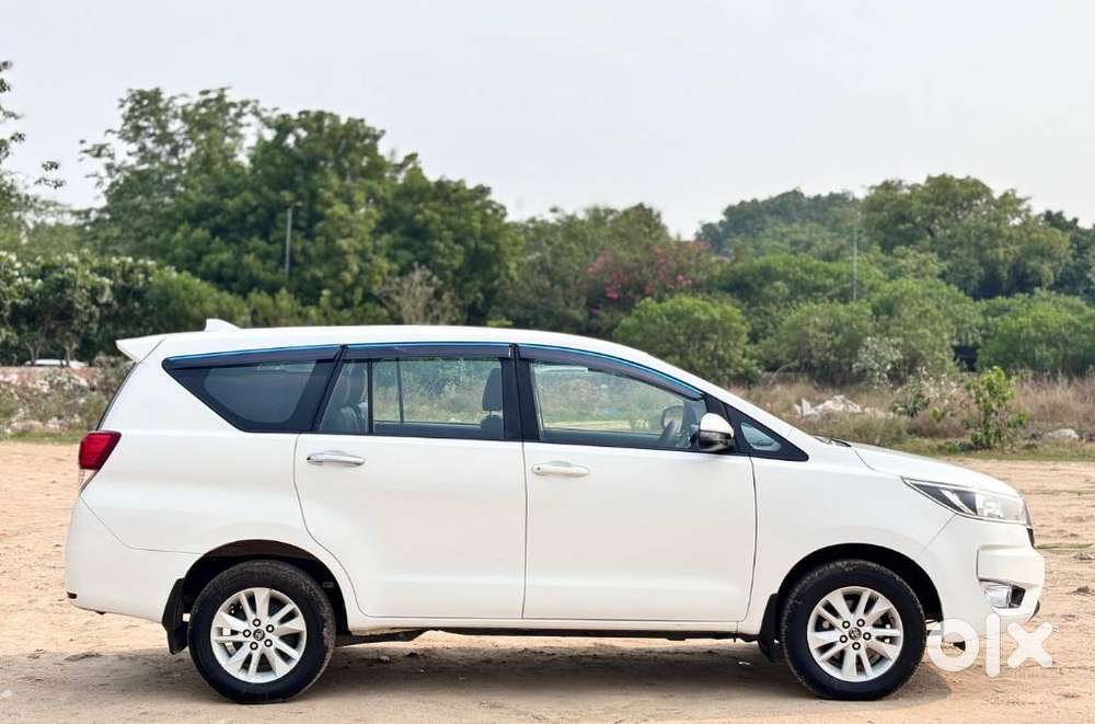 Toyota Innova Crysta 2.4 G Mt 7 Str, 2025, Diesel