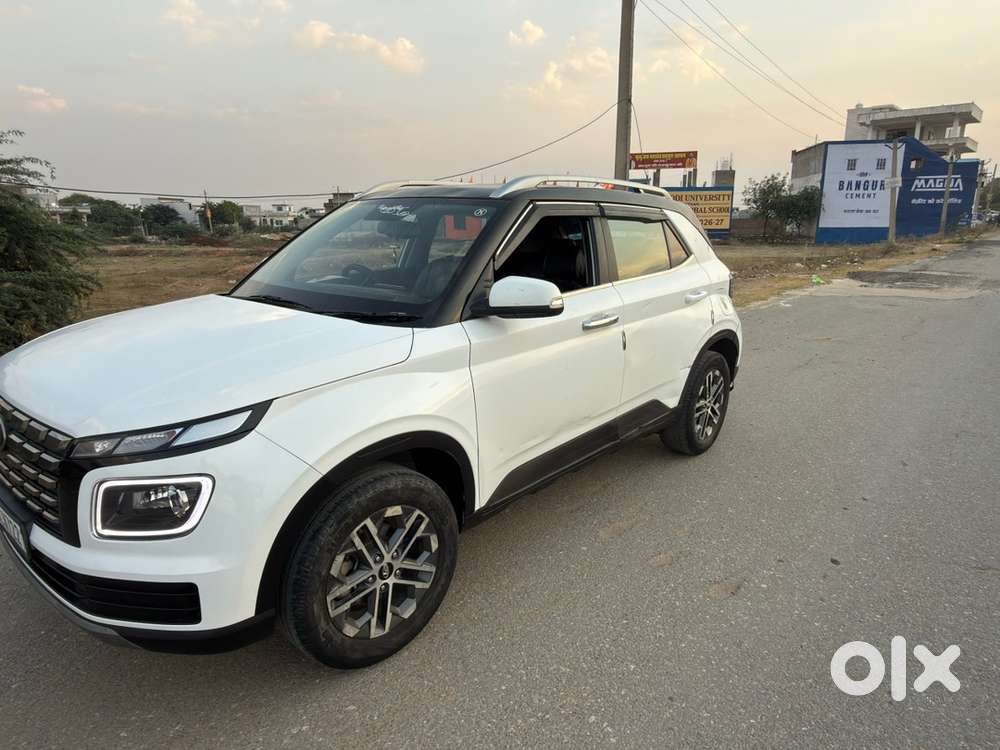 Hyundai Venue Petrol 2023