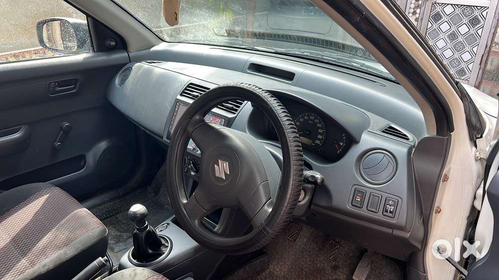 Swift 2011 Maruti Lxi