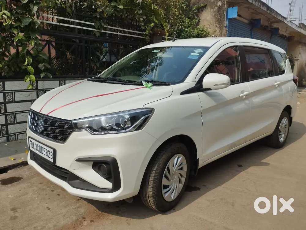 Nov 2025, Maruti Ertiga, White Colour, Petrol+cng,