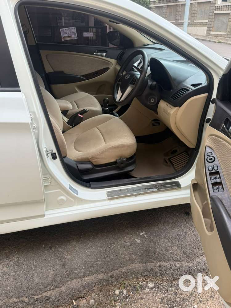 Hyundai Verna Fluidic 1.6 Vtvt Sx, 2013, Petrol
