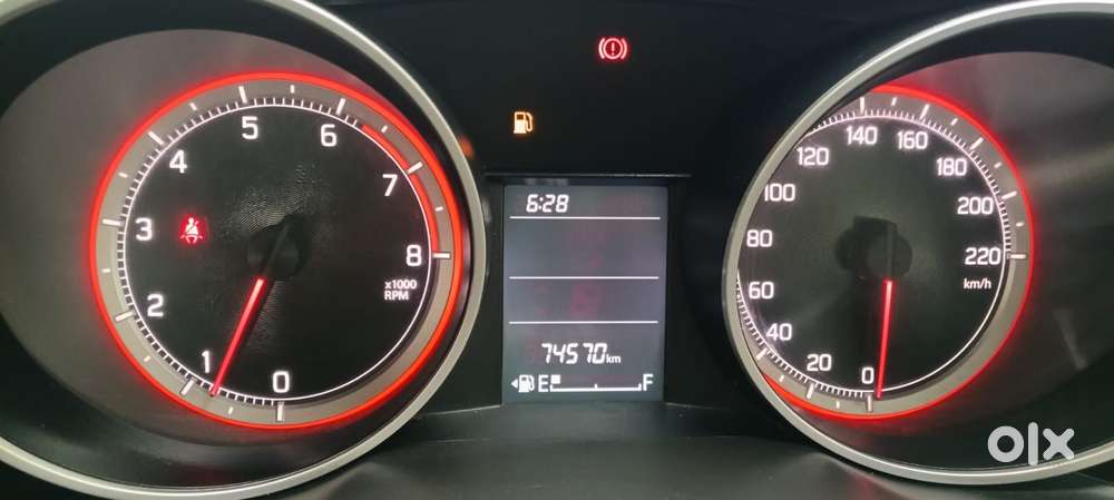 Maruti Suzuki Swift Vxi + Manual, 2023, Petrol