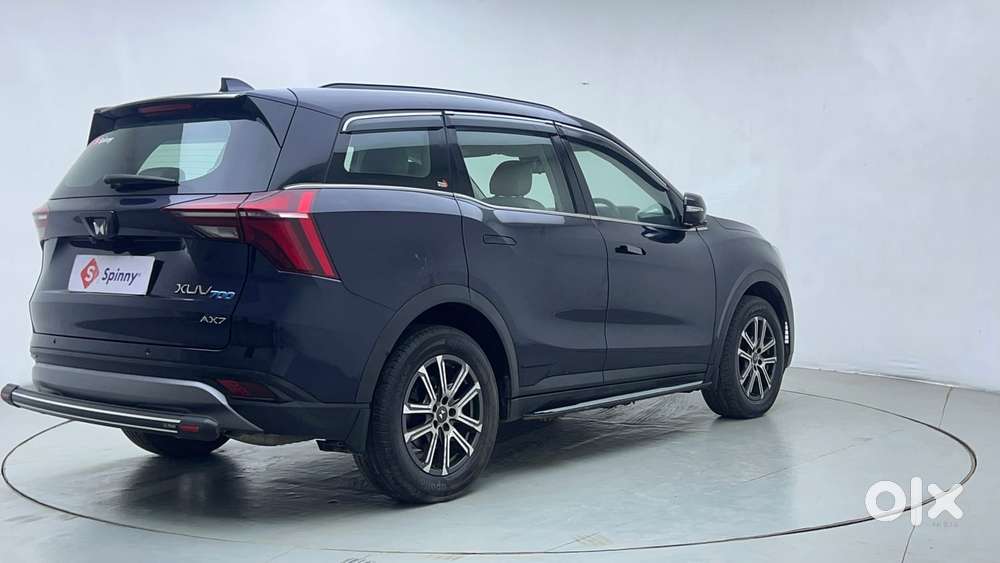 Mahindra Xuv700 2.0 Ax 7 Petrol Mt Str, 2023, Petrol