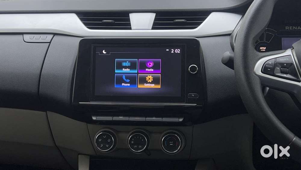 Renault Triber Rxz, 2022, Petrol