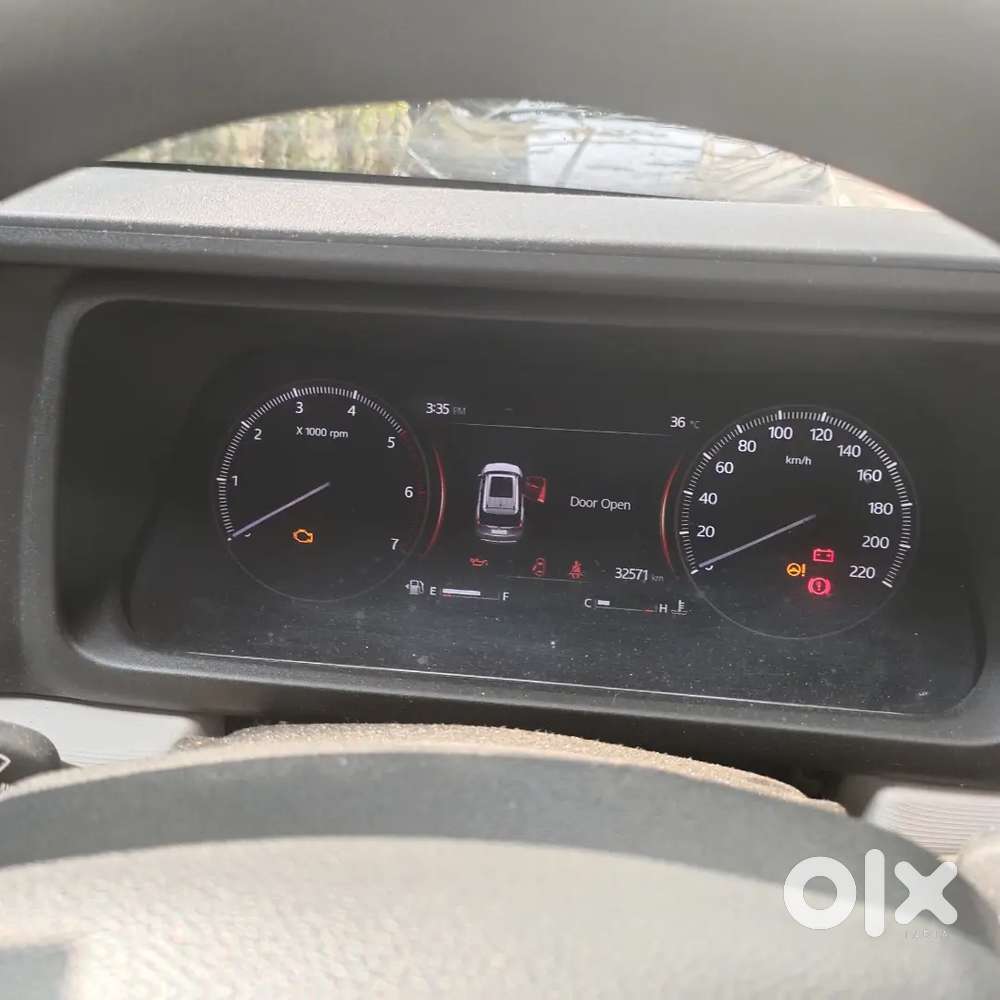 Mahindra Xuv700 2022 Diesel 35000 Km Driven Single Hand