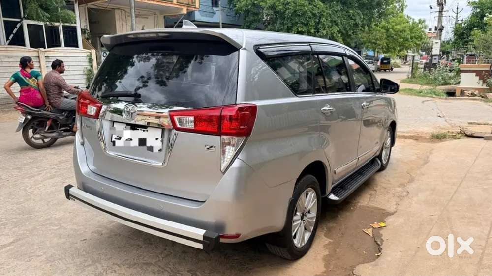 Toyota Innova Crysta 2.4 Z 2016