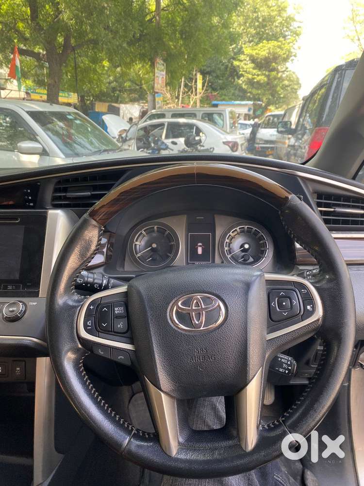 Toyota Innova Crysta 2.8z Automatic, 2017, Diesel