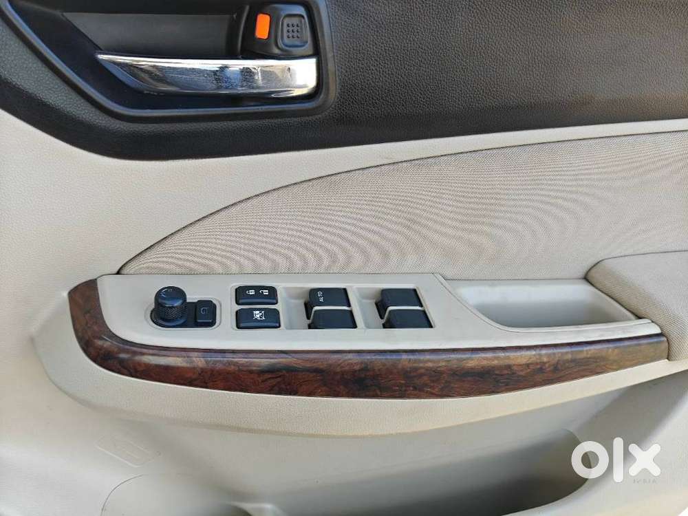 Maruti Suzuki Swift Dzire Zxi + Mt, 2017, Petrol