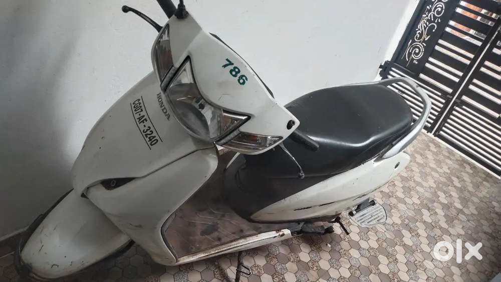 Gadi acha h aake dekh lena Scooters 1824755509