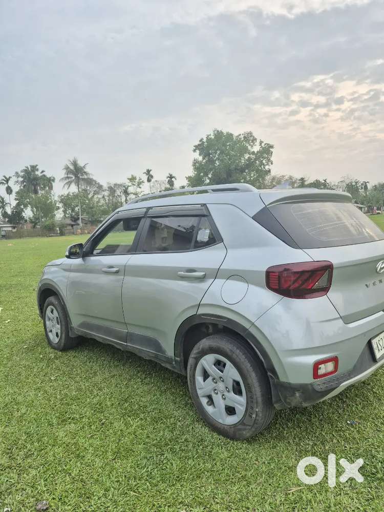 Hyundai Venue 2022 Petrol Well Maintained