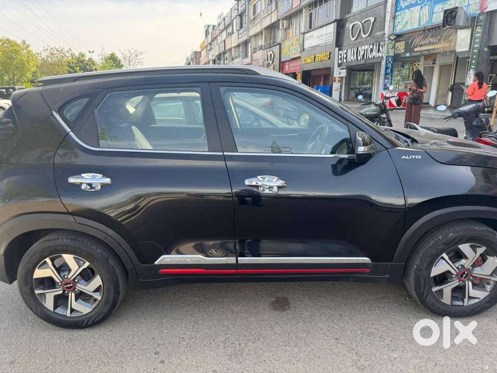 Kia-sonet D1.5 6at Gtx Plus, 5 Seater, Aurora Black Pearl Colour