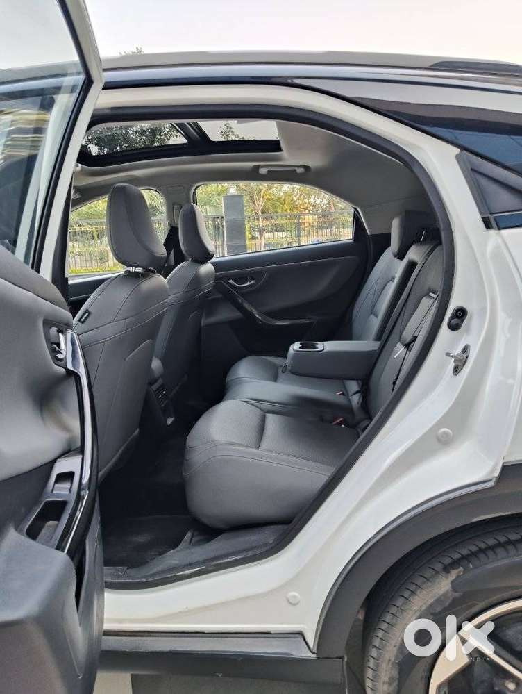 Tata Nexon, 2025, Petrol