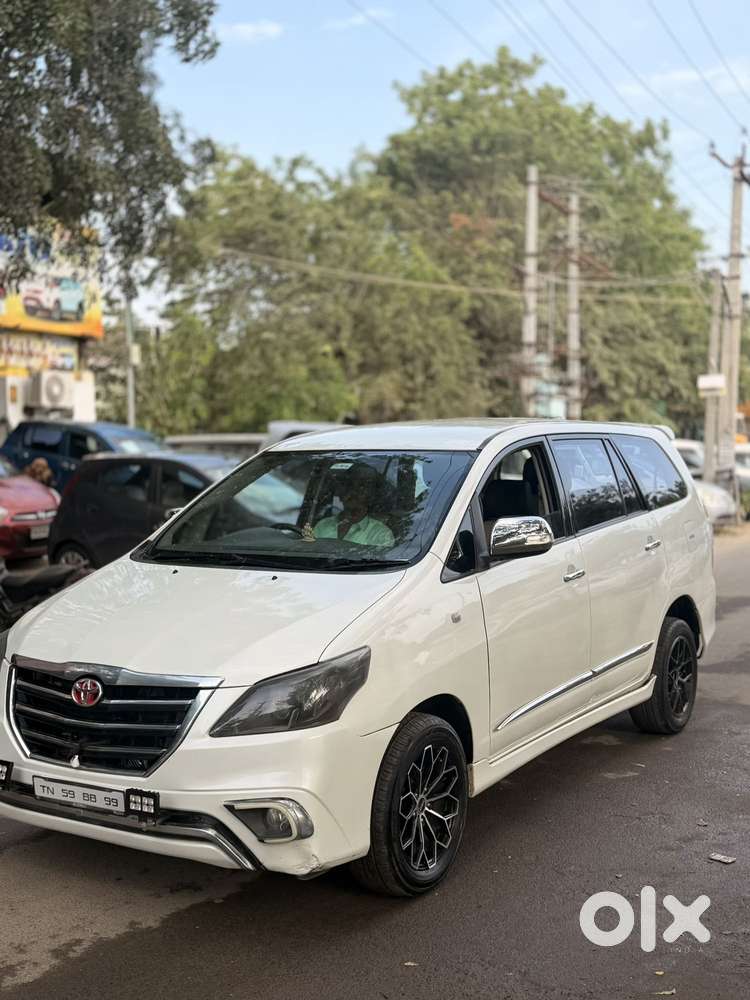 Toyota Innova 2.5 Vx 7 Seater Bs Iv, 2011, Cng & Hybrids