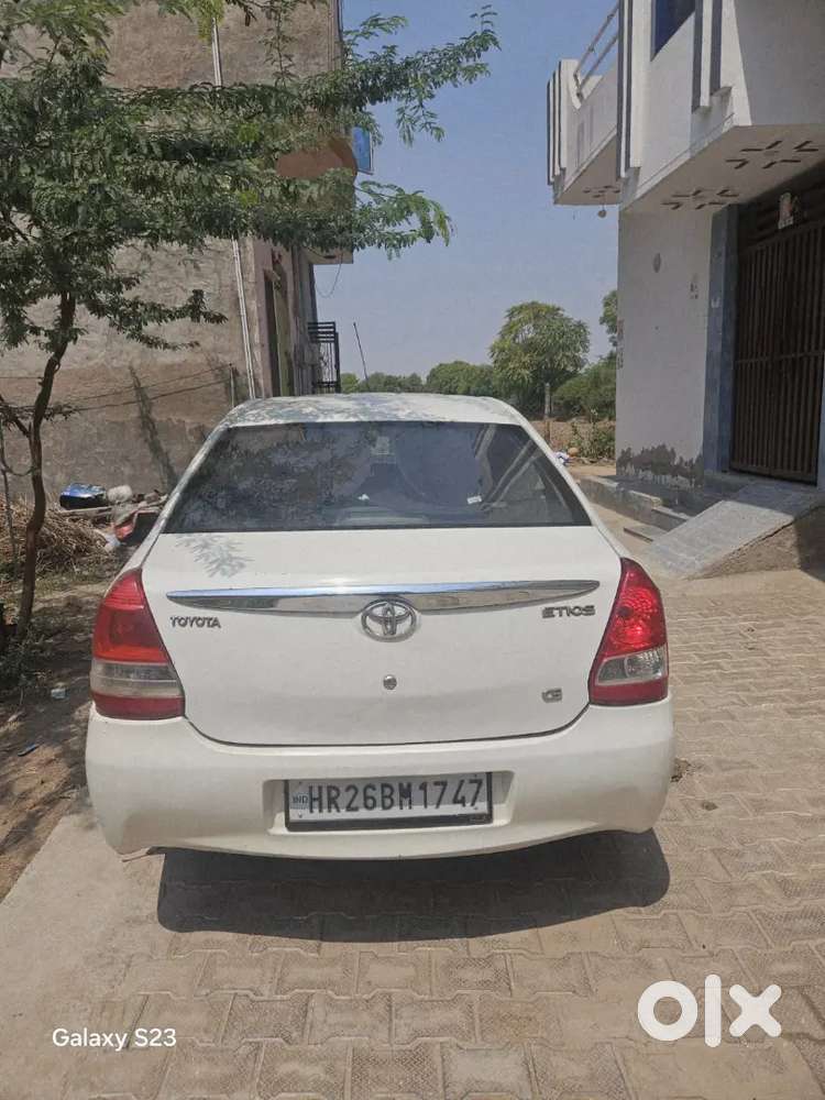 Toyota Etios 2011 (g) Petrol/cng