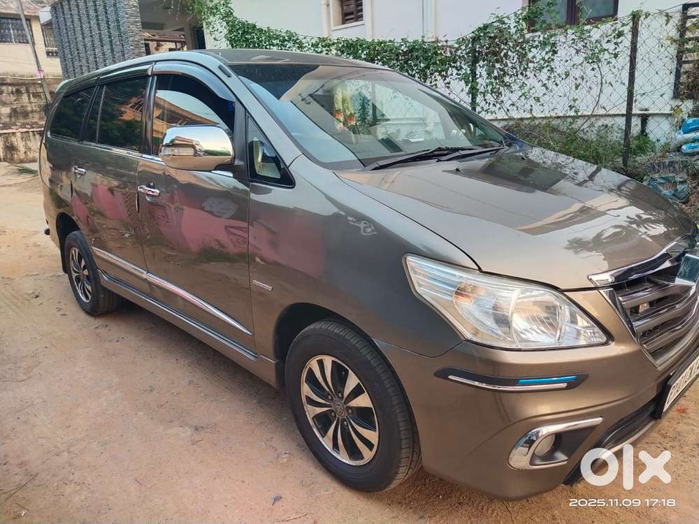 Toyota Innova 2.5 V 8 Str, 2015, Diesel