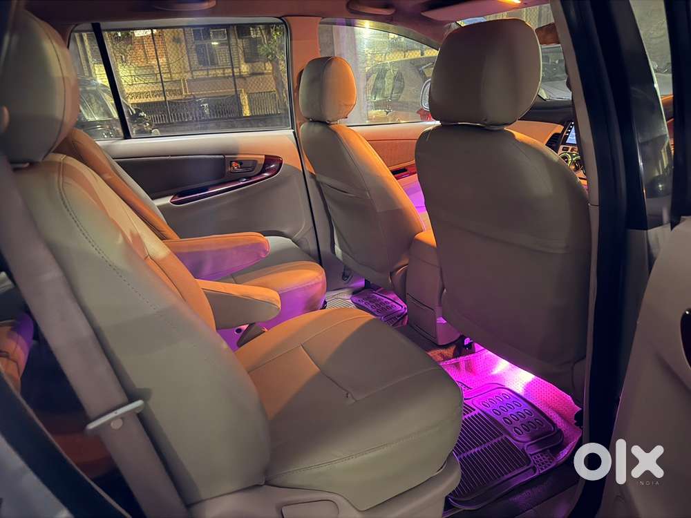 Toyota Innova 2.0 V 2005 Petrol + Cng Excellent Condition