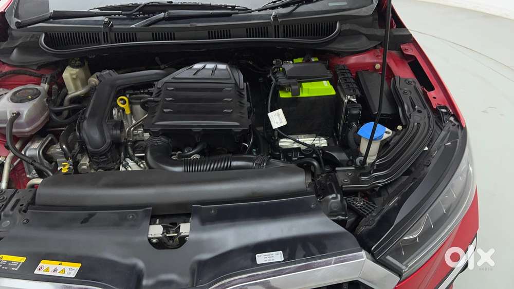 Skoda Slavia Style 1.0l Tsi At, 2022, Petrol