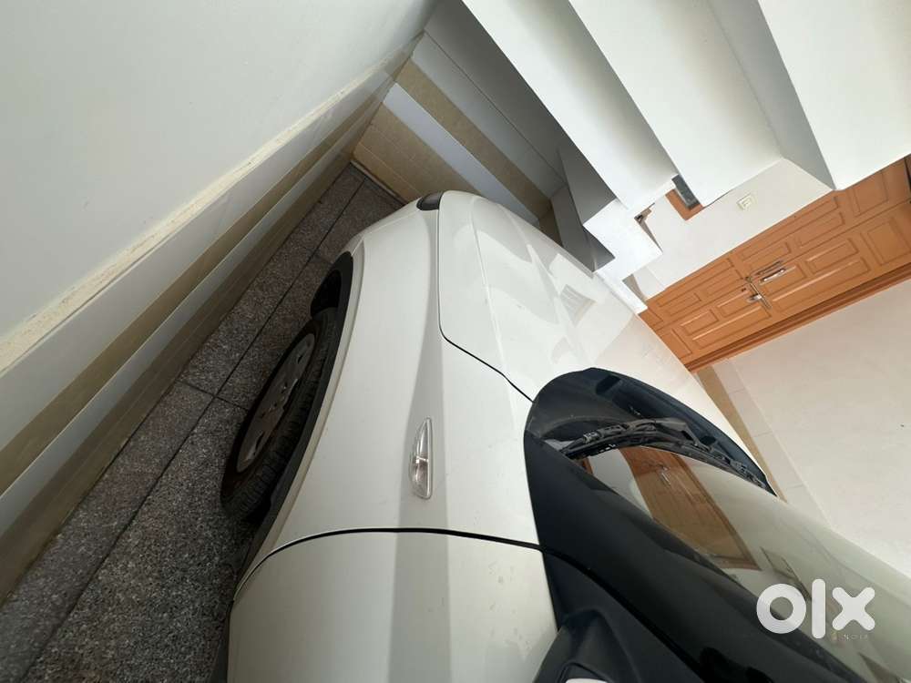 Hyundai Venue 2023 Petrol 75000 Km Driven