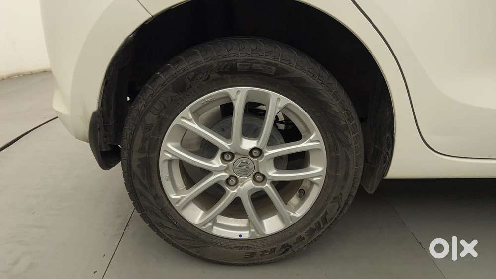 Maruti Suzuki Swift 1.3 Zxi, 2023, Petrol