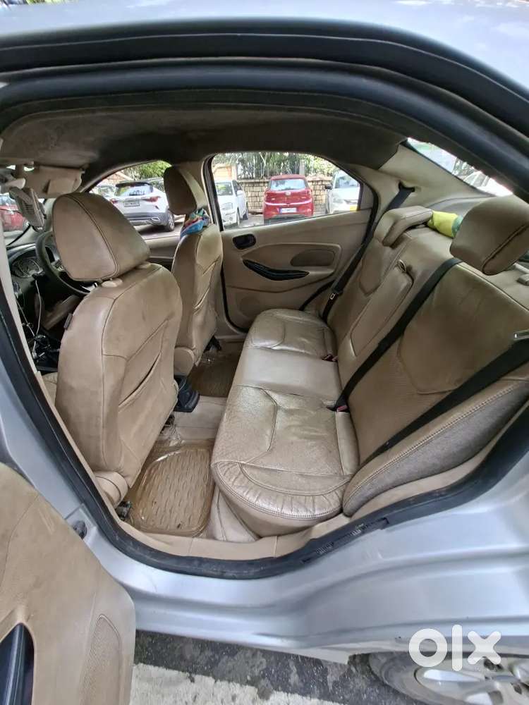 Ford Aspire Titatinium Blu 2016