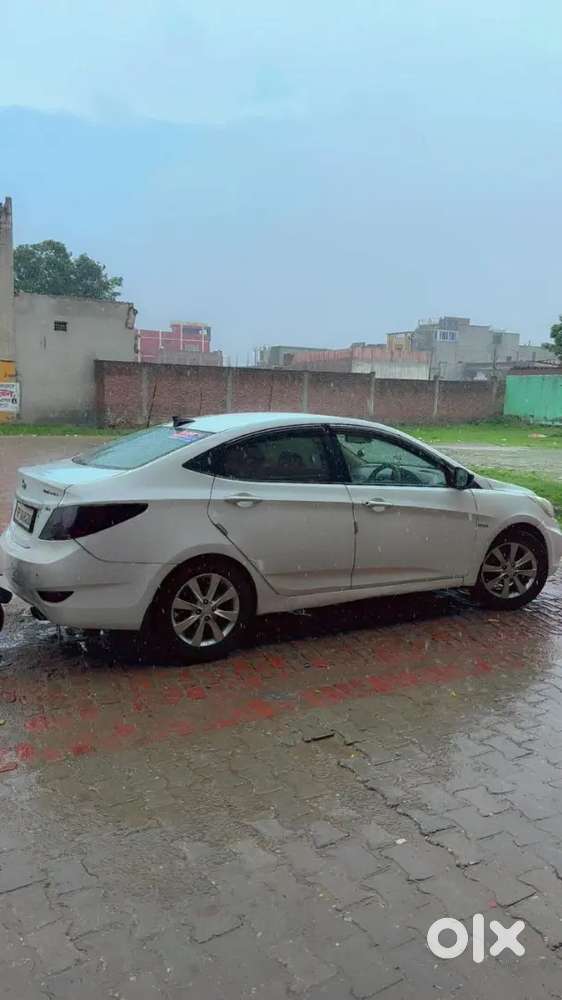 Hyundai Verna 2012