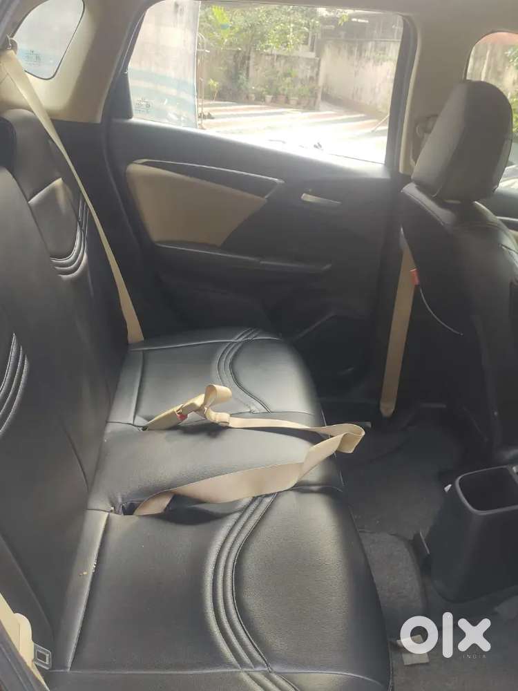 Honda Jazz 2018 Petrol 35000 Km Driven Company Service Well Maintend .