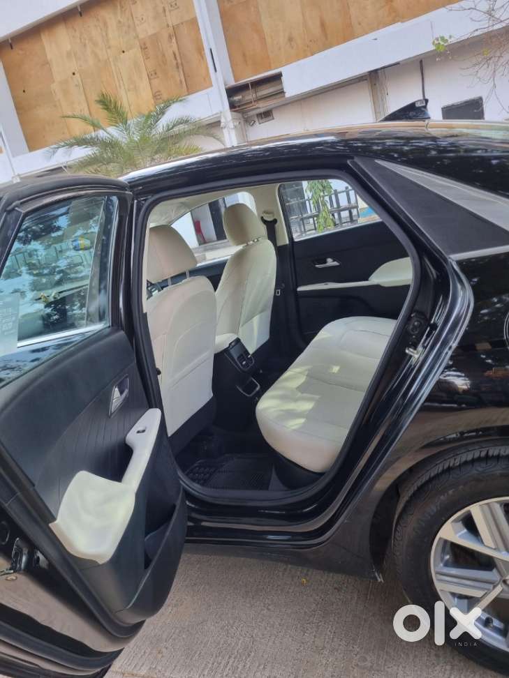 Hyundai Verna Sx 1.5 Petrol Ivt, 2023, Petrol