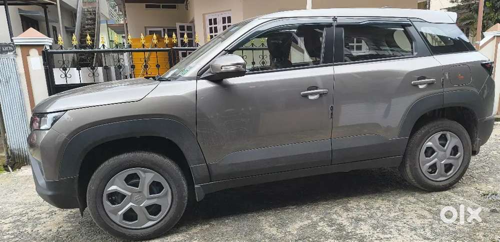 2024 Maruti Suzuki Brezza Lxi Petrol Manual  3955 Km  Single Owner