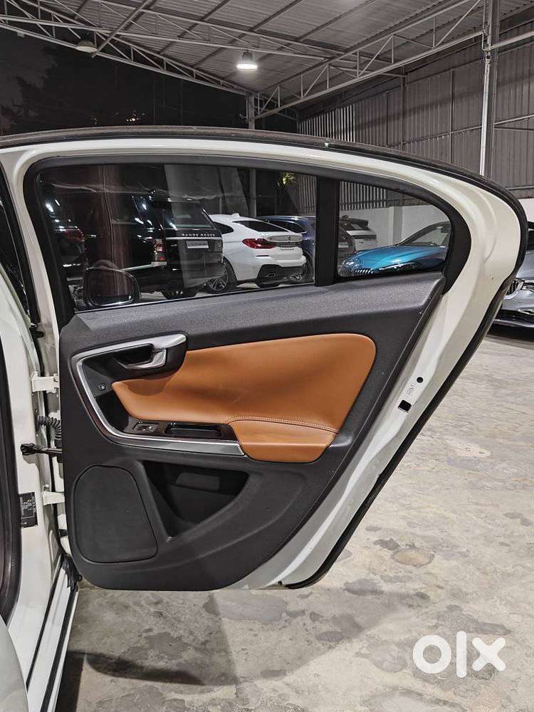 Volvo S60 D5 Inscription, 2015, Diesel