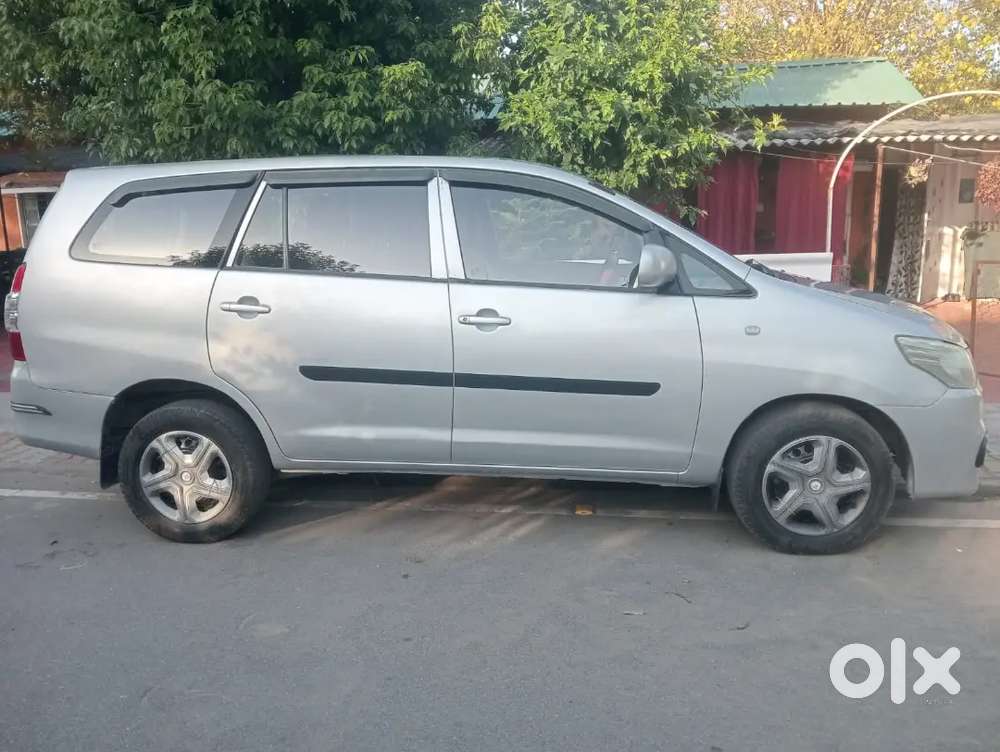 Toyota Innova 2016