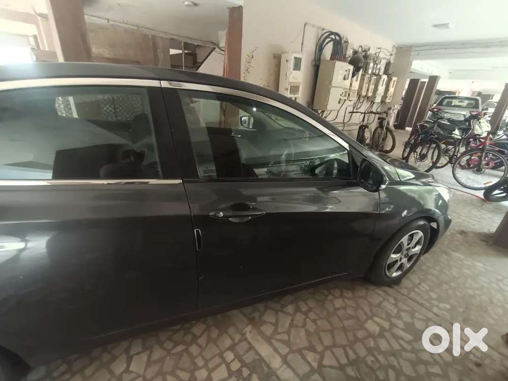 Hyundai Verna 1.6 Crdi Carbon Grey Color