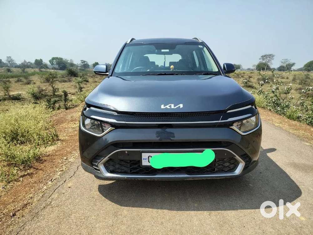 Good Condition And Interior Rear Camera Features,7 Seater Comfortable