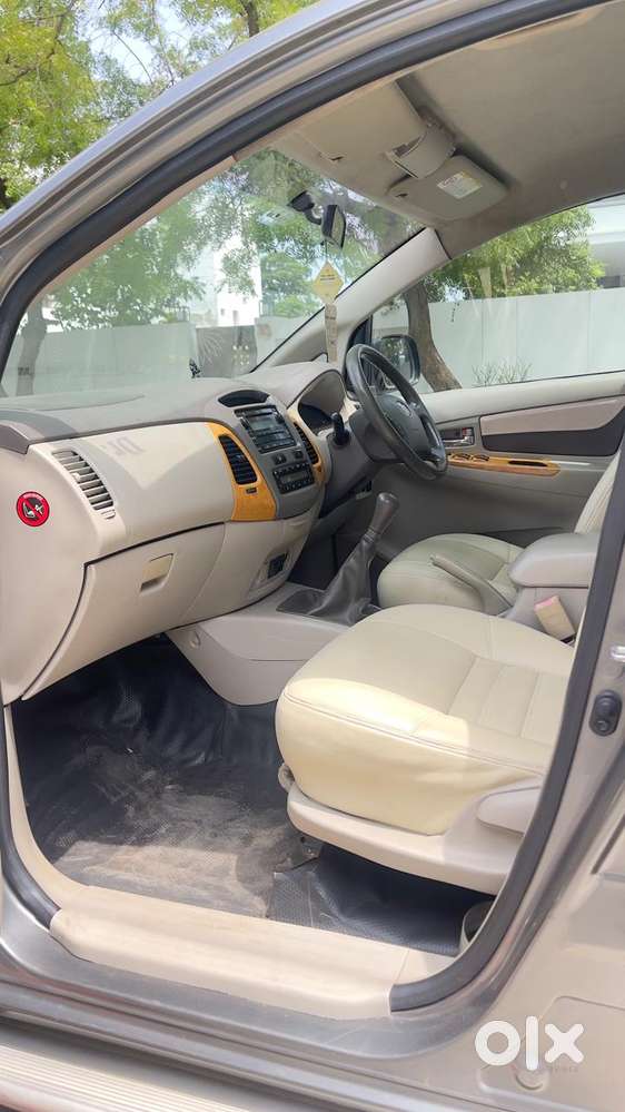 Toyota Innova [ ] 2.5 V Diesel 7 Str, 2011, Diesel