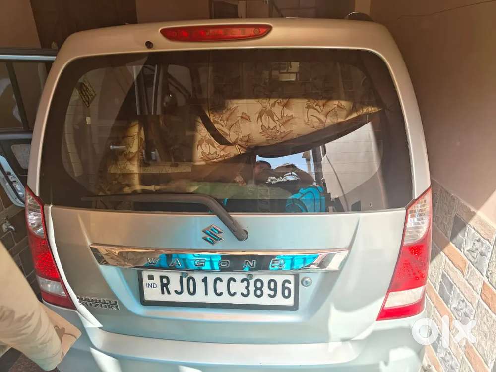 I Want To Sell A November 2014 Wagon R Vxi Model Car.